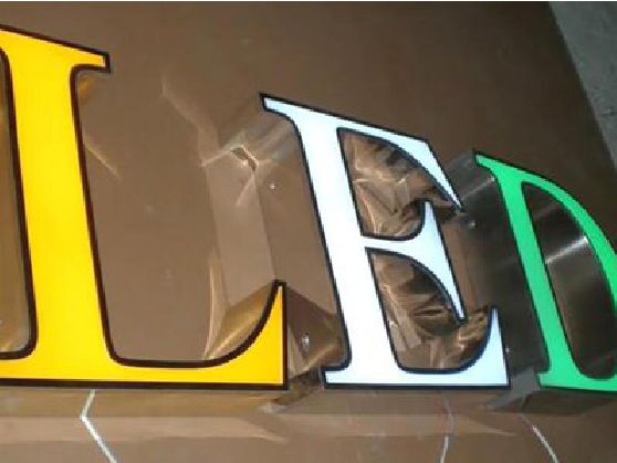 仙桃介绍LED招牌的基础知识。